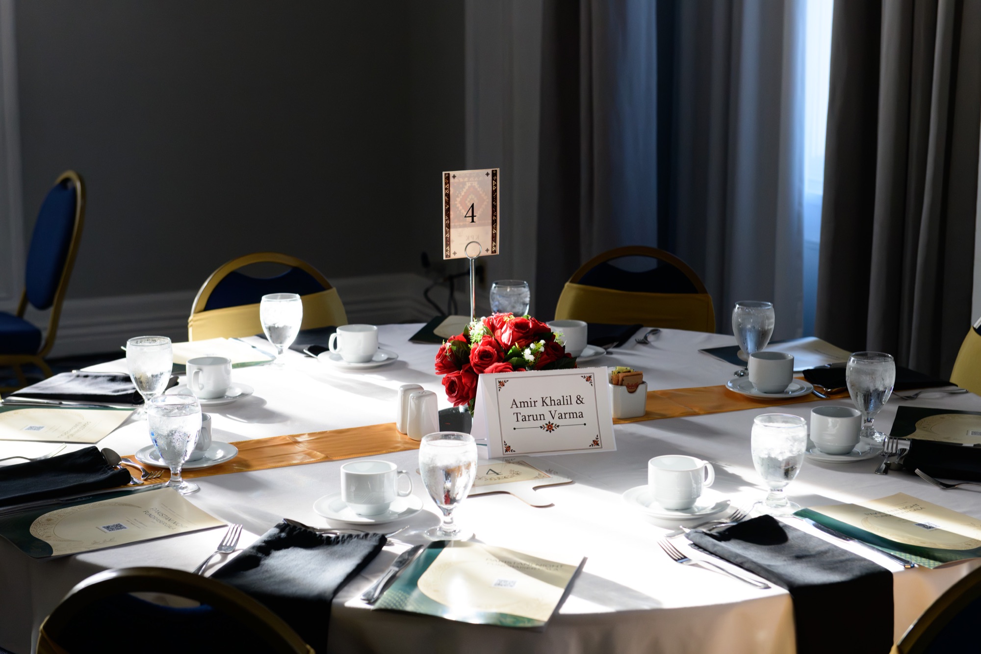 Gala table setting