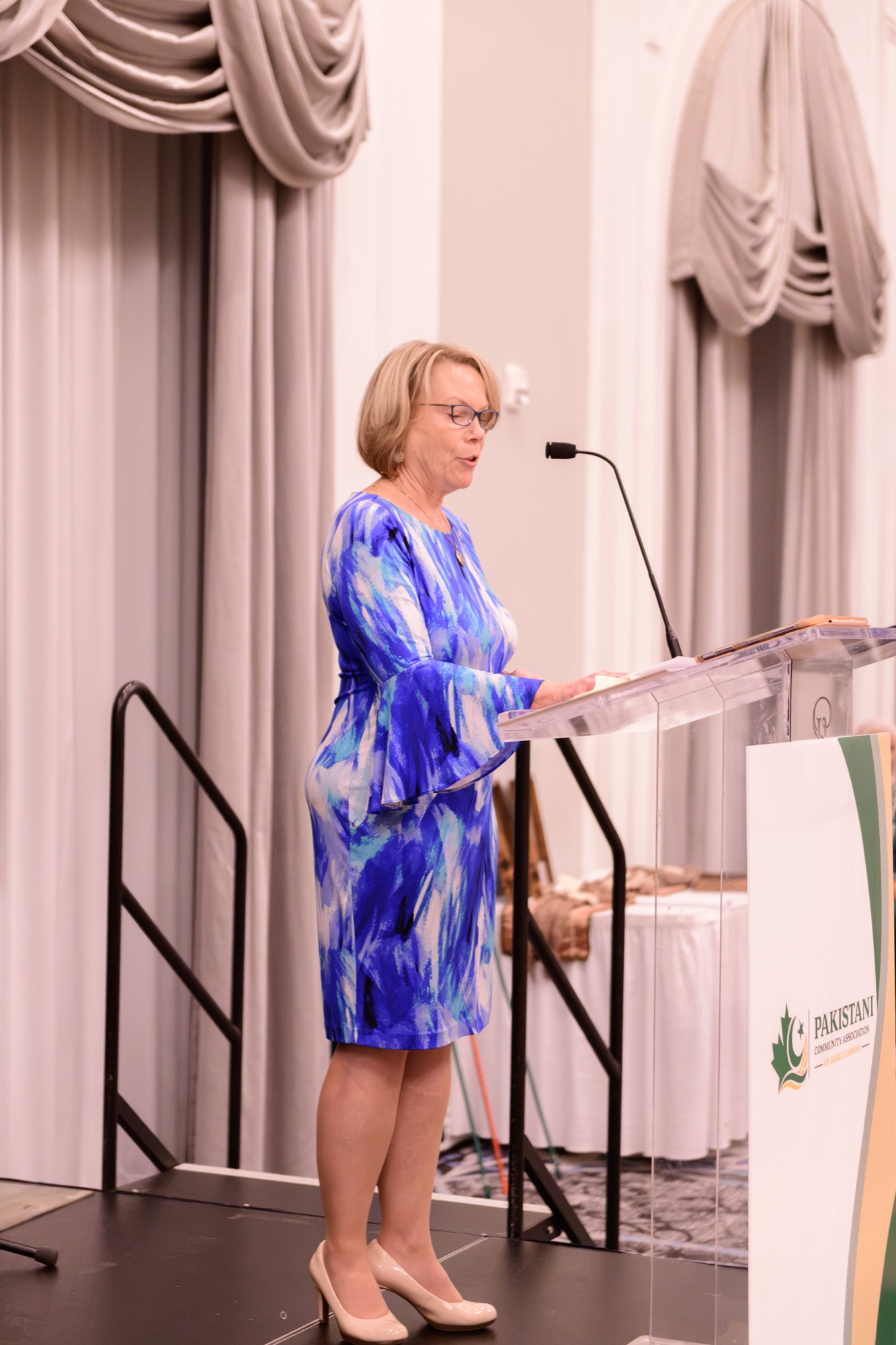 Gala speaker